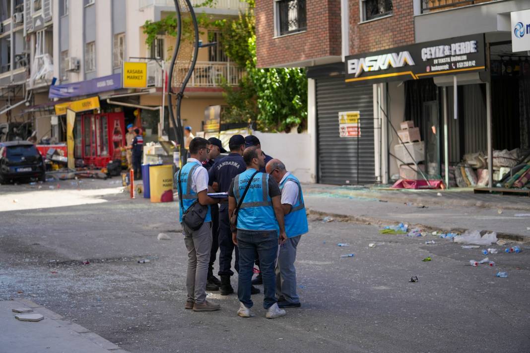 İzmir’deki faciada kahreden detaylar: Kimi kendine ayakkabı bakıyordu kimi pazara gidiyordu 29